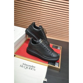 alexander mcqueen daim noir 4df3bb